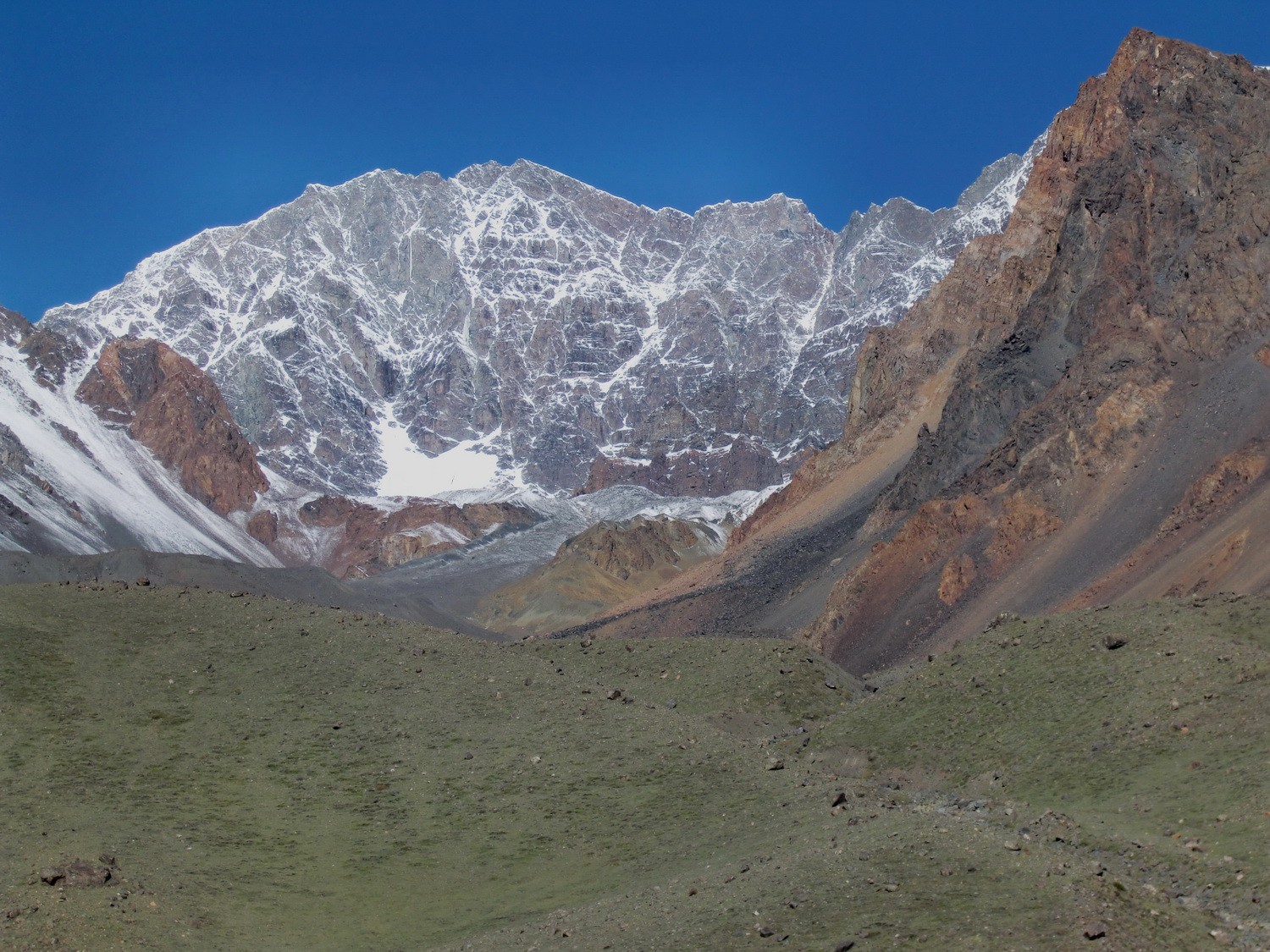 Cerros Vallecitos (5461 meters) in the top center and Adolfo Calle on the right (4210 meters)